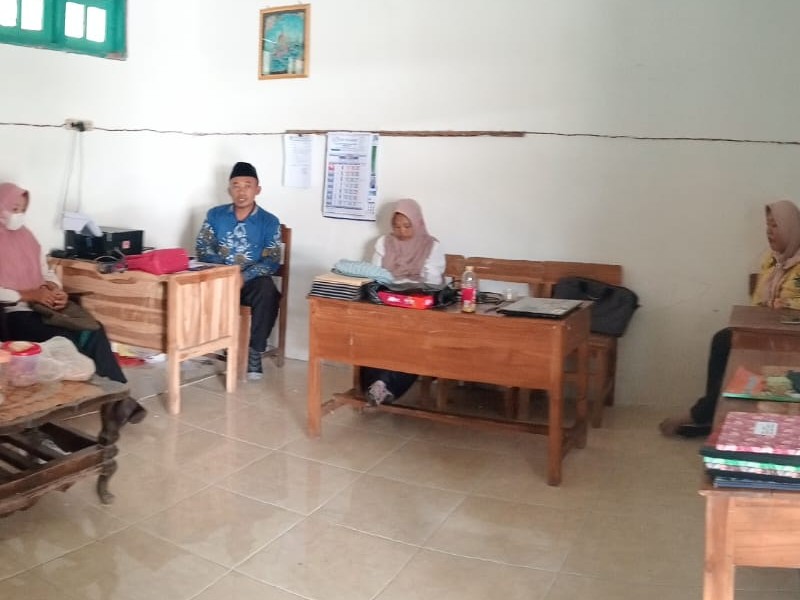 Rapat Rutin Evaluasi Guru SDQ NURUL ARIFIN