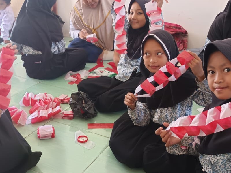 Rayakan kemerdekaan dengan semangat belajar dan berkarya! Agustusan di SD jadi ajang kreatif dan penuh warna